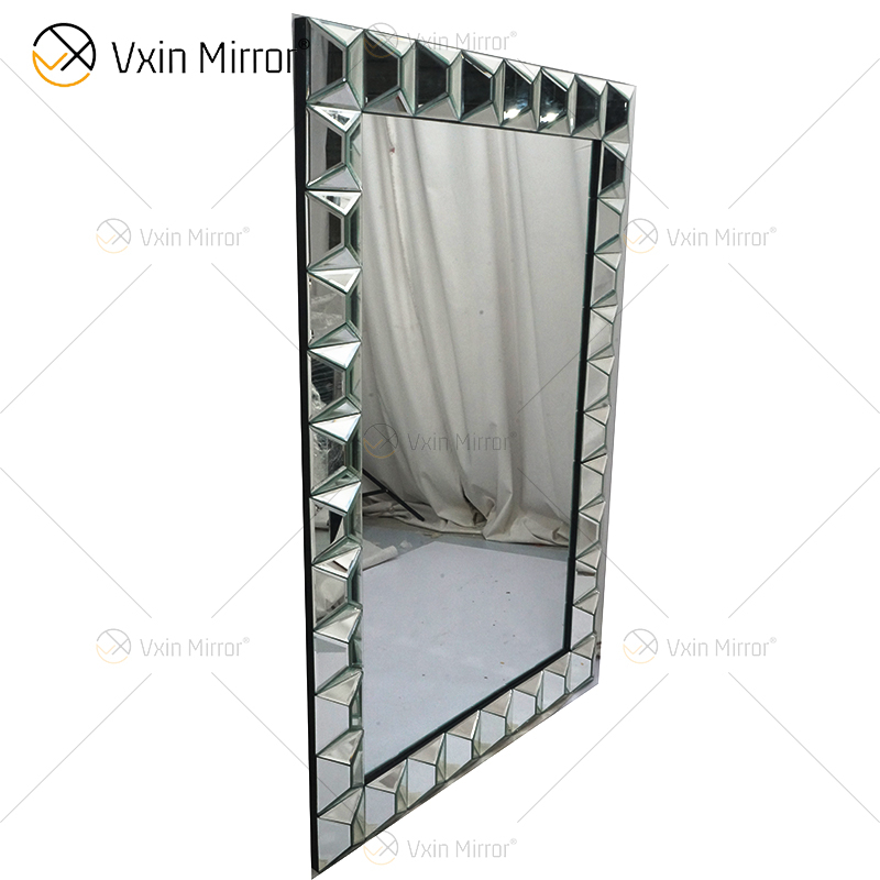Rechteckiger WXM-1010 Wandspiegel aus Glas mit mehreren Facetten
