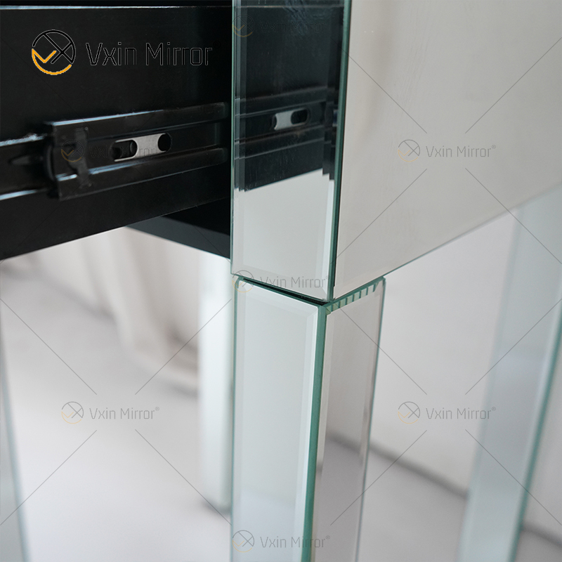 Vanity Modern WXF-046 Silberne Möbel Kristall-Nachttisch mit 1 Schubladen verspiegelter Nachttisch