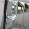 Rechteckiger WXM-1010 Wandspiegel aus Glas mit mehreren Facetten