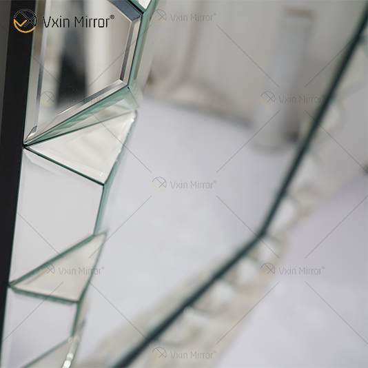 Rechteckiger WXM-1010 Wandspiegel aus Glas mit mehreren Facetten