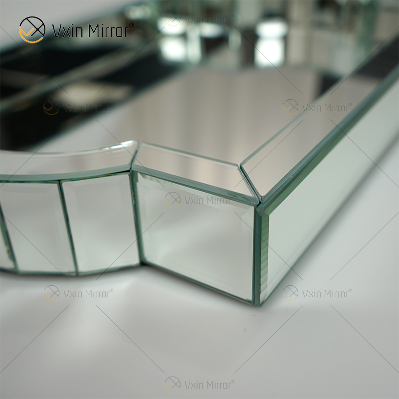 Elegant Decor WXMT-007 Modernes rechteckiges Tablett aus Glas, silbern verspiegelt