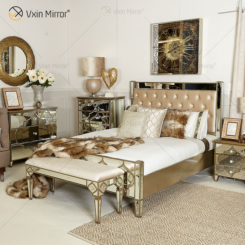 Spiegelmöbel auf Schlafzimmer Silber - Super Kingsking -Bett mit Spiegelpaneele