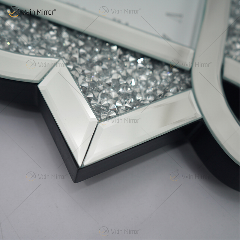 Testpaket Neues Design WXC-083 Moderne verspiegelte 3D-Wanduhr mit silbernen Crushed Diamonds