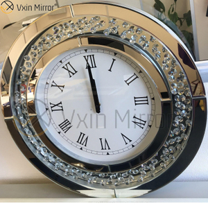 Runde, große, funkelnde, zerkleinerte, abgeschrägte, 50 cm große, schwebende Kristall-Wanduhr mit silberner Verspiegelung WXC-009