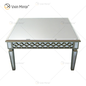 Kundenspezifischer Beistelltisch Eleganter WXF-639 Selbstgemachter Couchtisch in Champagnersilber