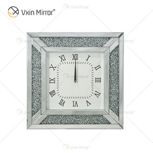 Anti-Herunterfallen-Paket WXC-001 Moderne verspiegelte Wanduhr mit silberfarbenen Diamanten